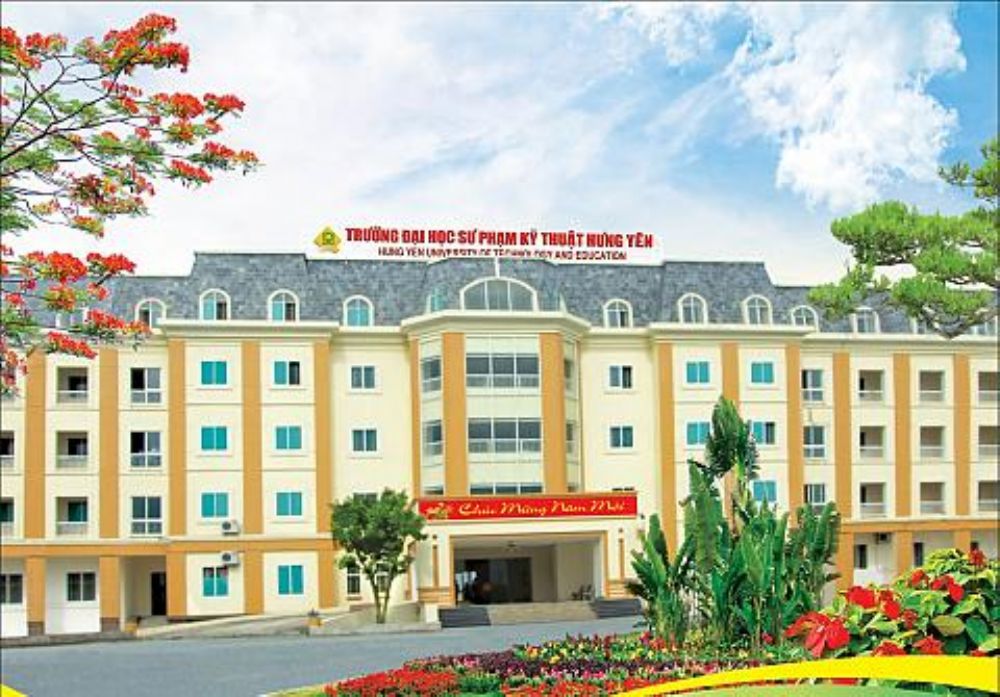 Trao Giấy chứng nhận kiểm định chất lượng cơ sở giáo dục chu kỳ 2 Trường Đại học Sư phạm Kỹ thuật Hưng Yên